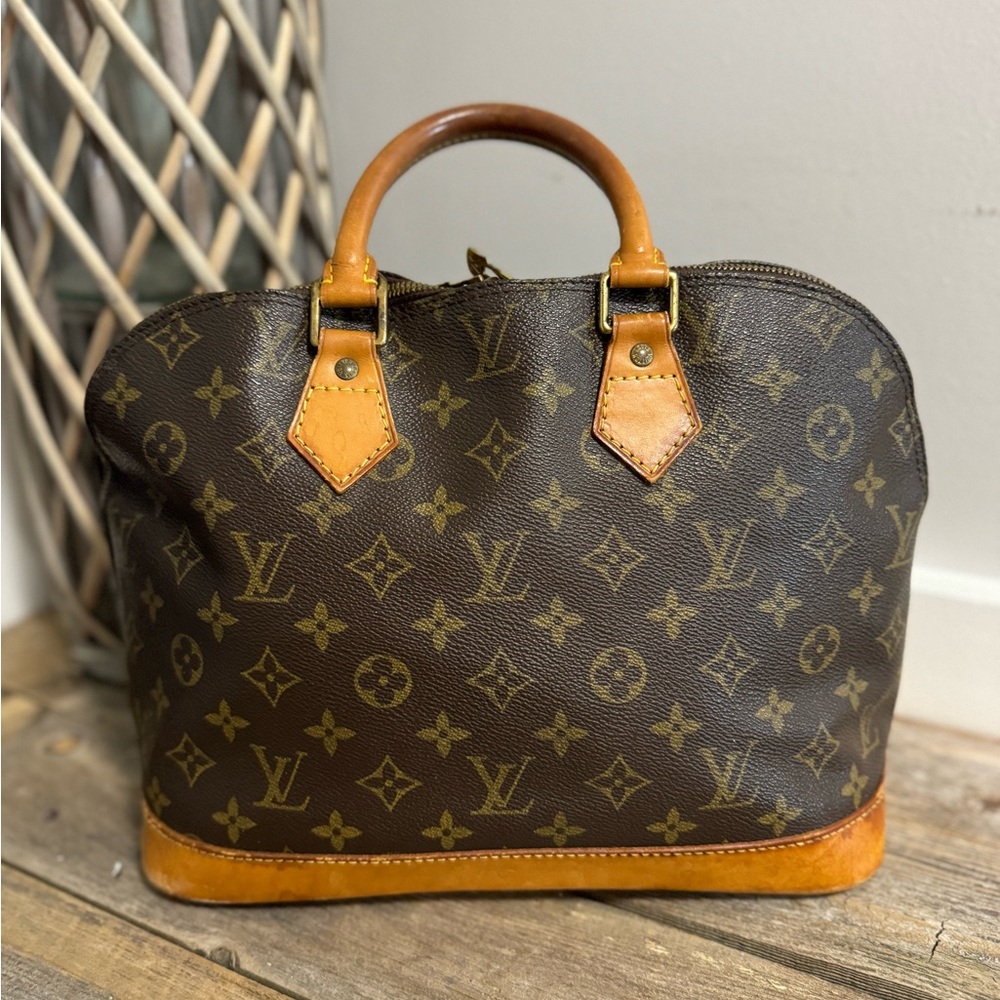 Louis Vuitton LV Monogram Alma PM - Picture 2 of 13